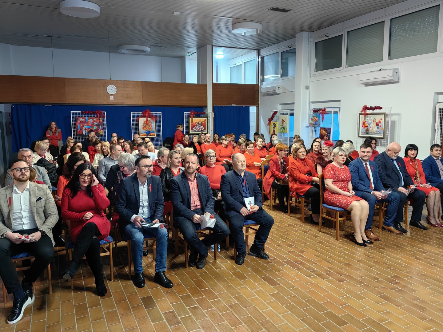 SVEČANO OBILJEŽEN „DAN CRVENIH HALJINA“ U NEUROPSIHIJATRIJSKOJ BOLNICI DR. IVAN BARBOT POPOVAČA