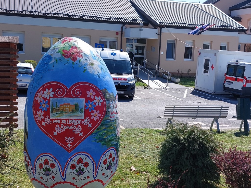 Postavljena uskršnja pisanica