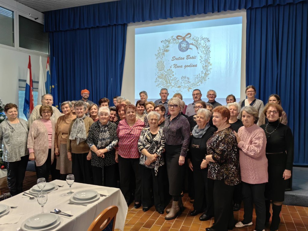 TRADICIONALNI BOŽIĆNI DOMJENAK UMIROVLJENIKA NEUROPSIHIJATRIJSKE BOLNICA DR. IVAN BARBOT POPOVAČA