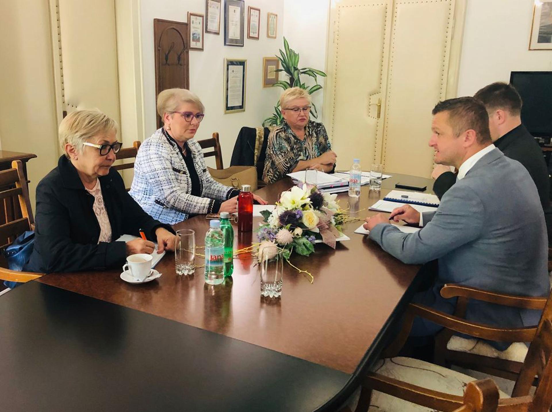 Počeli pregovori za otvaranje nove strukovne škole u Popovači