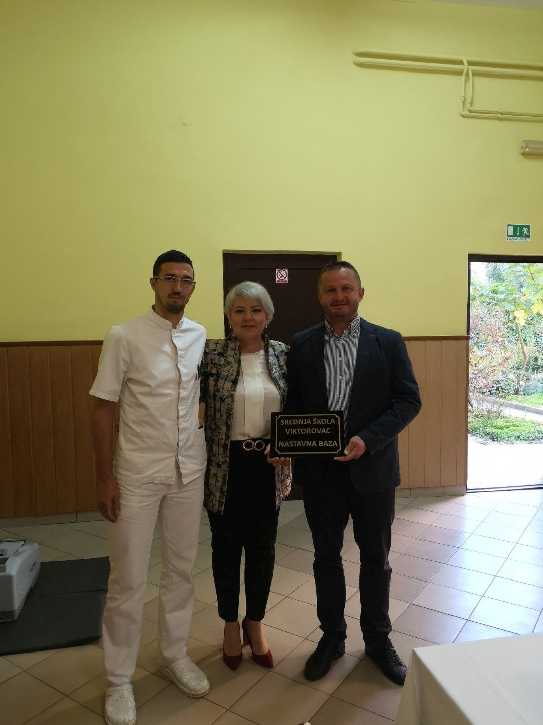 OBILAZAK  NOVOUREĐENOG PROSTORA BUDUĆE SREDNJE MEDICINSKE ŠKOLE U NEUROPSIHIJATRIJSKOJ BOLNICI DR. IVAN BARBOT POPOVAČA