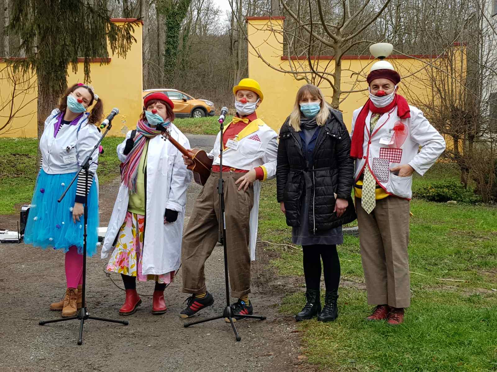 CRVENI NOSOVI - KLAUNOVIDOKTORI POSJETILI BOLNICU