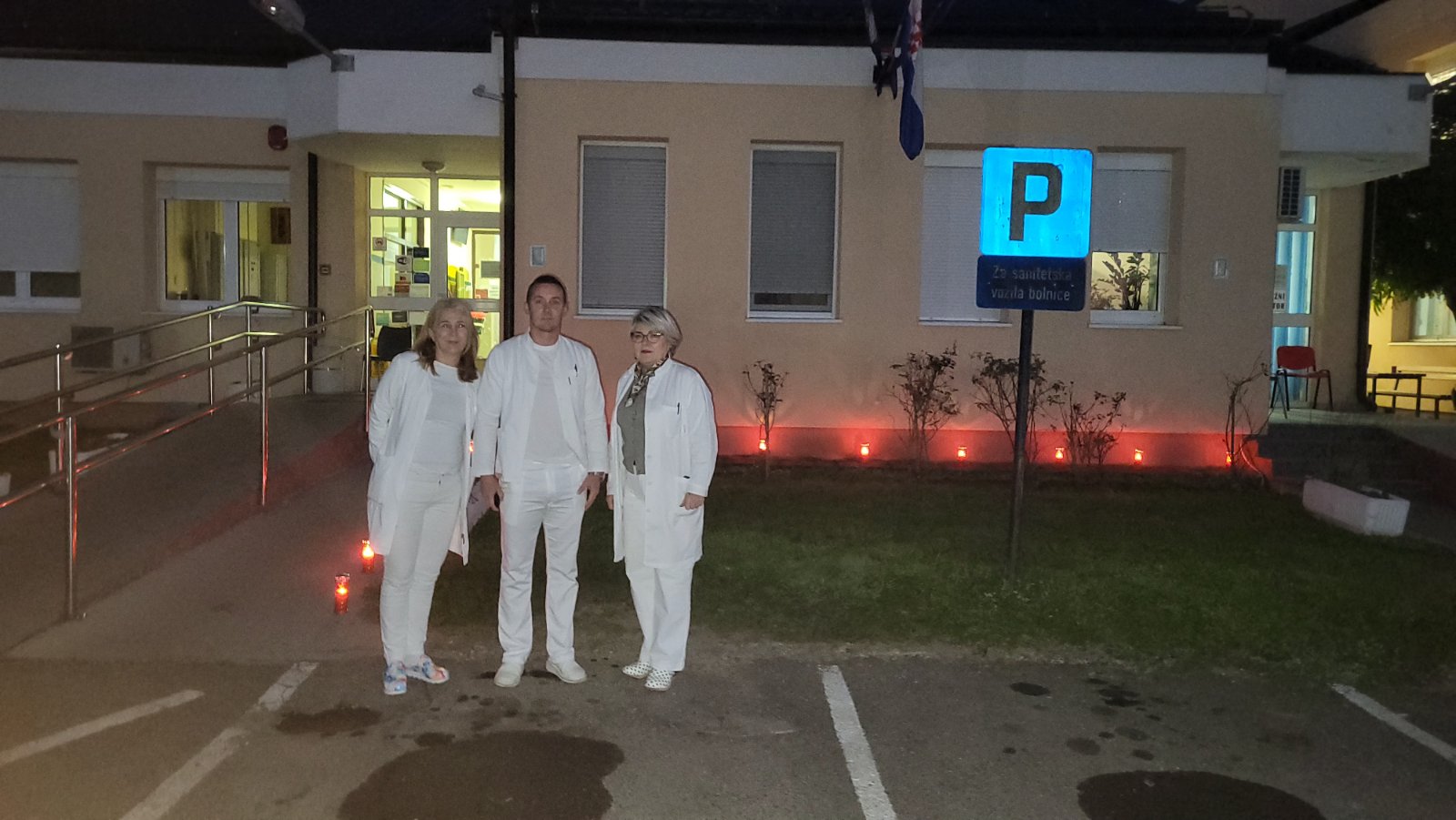 ZAPALJENE SVIJEĆE U ZNAK SJEĆANJA NA VUKOVAR I ŠKABRNJU